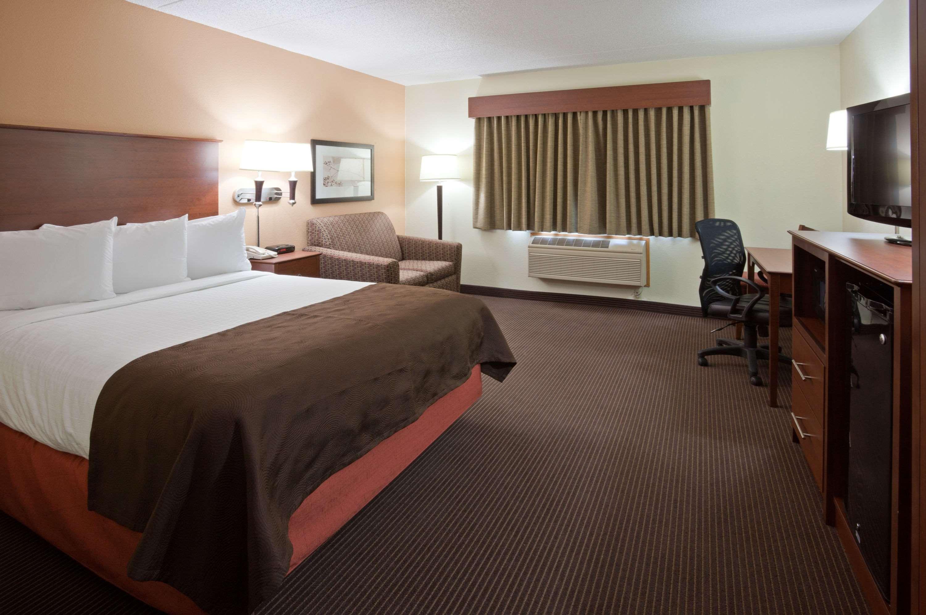 Americinn By Wyndham Bismarck Bagian luar foto