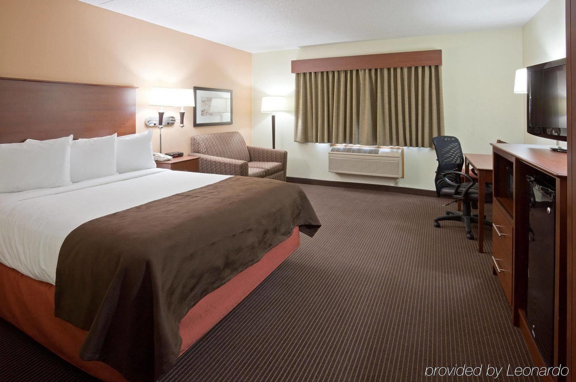Americinn By Wyndham Bismarck Bagian luar foto